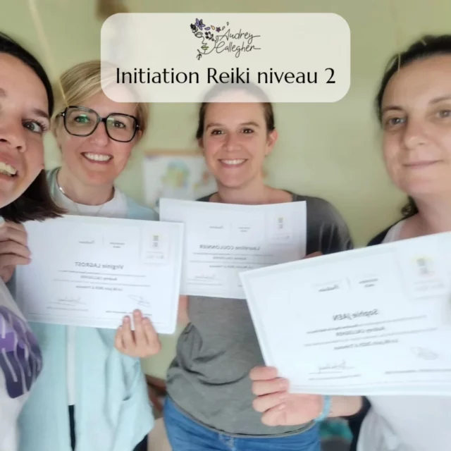 📜Stage reiki niveau 2📜

Les 5 et 6 juin derniers, j'ai eu la joie d'enseigner pour la première fois le niveau 2 de reiki!
Un honneur et un immense plaisir que d'avoir pu transmettre les enseignements précieux de ce niveau...
Du kotodama au symbole : un vaste programme !

Merci à chacune de vous, Virginie, Lauréline & Sophie @charmonieux pour votre présence et votre confiance, grâce à vous je me sens à ma juste place et me languis de continuer à poursuivre cette belle transmission énergétique 🙏✨

Pour certaines le rdv est même pris pour le niveau 3, rdv dans 9 mois 😉

🤓 Si toi aussi, tu souhaites t'initier au reiki, contacte-moi en mp, ou au 06.12.50.51.43

Jette un oeil 👀 aussi à mon site internet www.audrey-callegher.fr ( lien en bio)

🌸✨Audrey✨🌸
